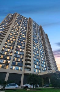 (Undisclosed Address), Chicago, IL, 60613