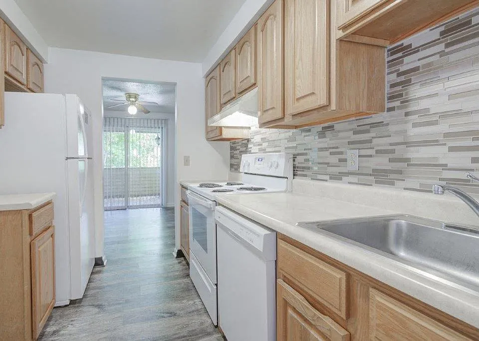 Riverton Knolls Apartment and Townhomes
