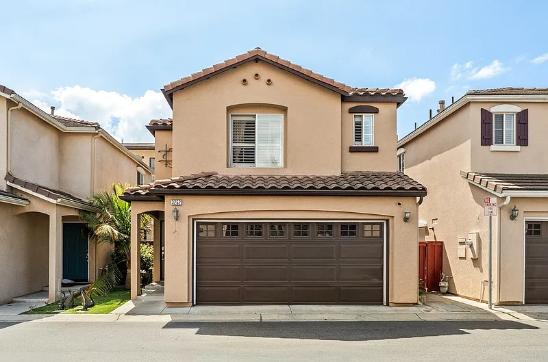 3 bed, 2.0 bath, $4,500 — Photo 1
