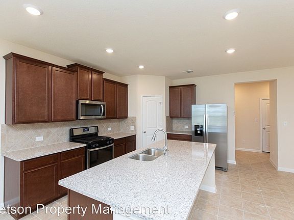 4th image of 2921 Harvester Ln #1