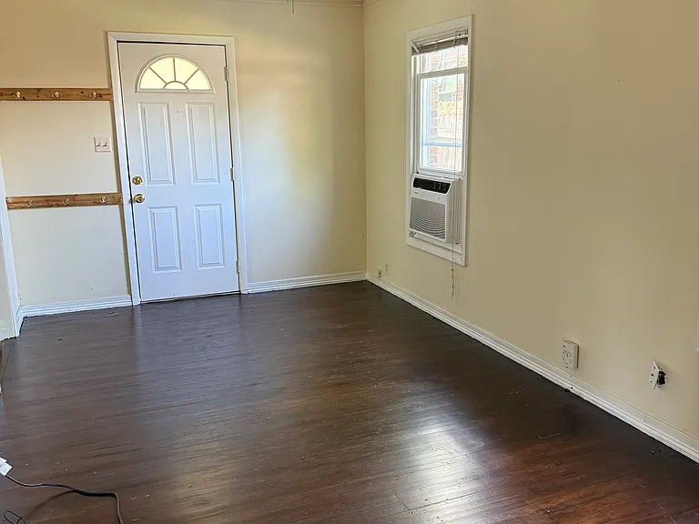 1411 1/2 S Florence Pl — Photo 6