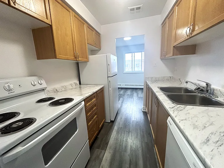 1 Bernick Dr — Photo 14