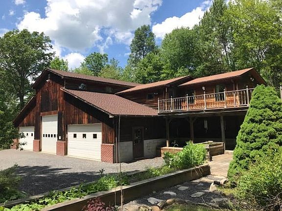3rd image of 53 Majestic Woods Dr