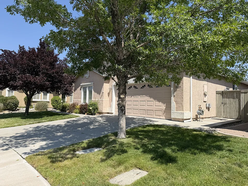 1825 D Arques Ct