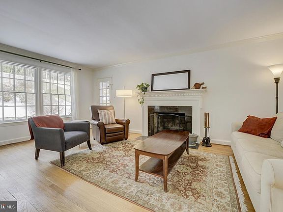 3rd image of 3017 Cleveland Ave NW