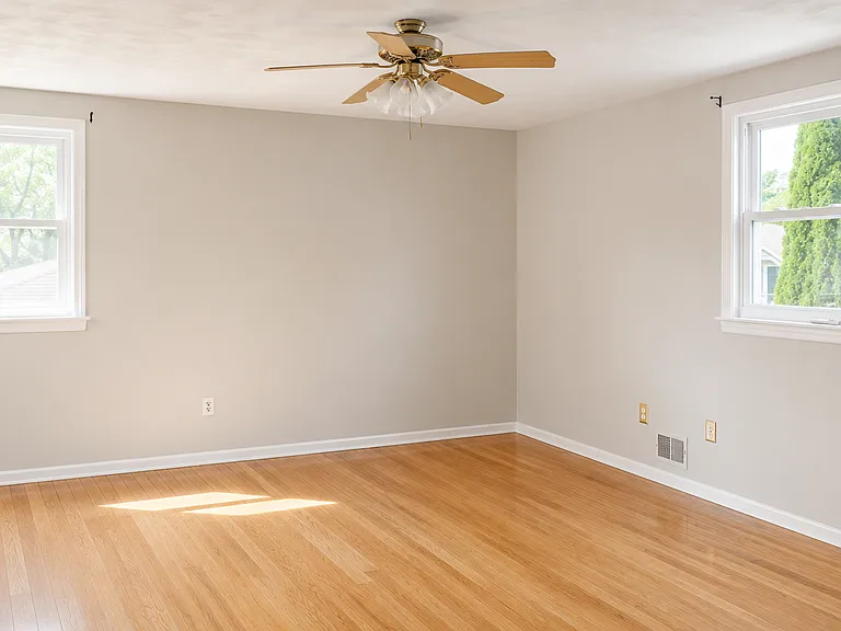 1053 Savannah St — Photo 17