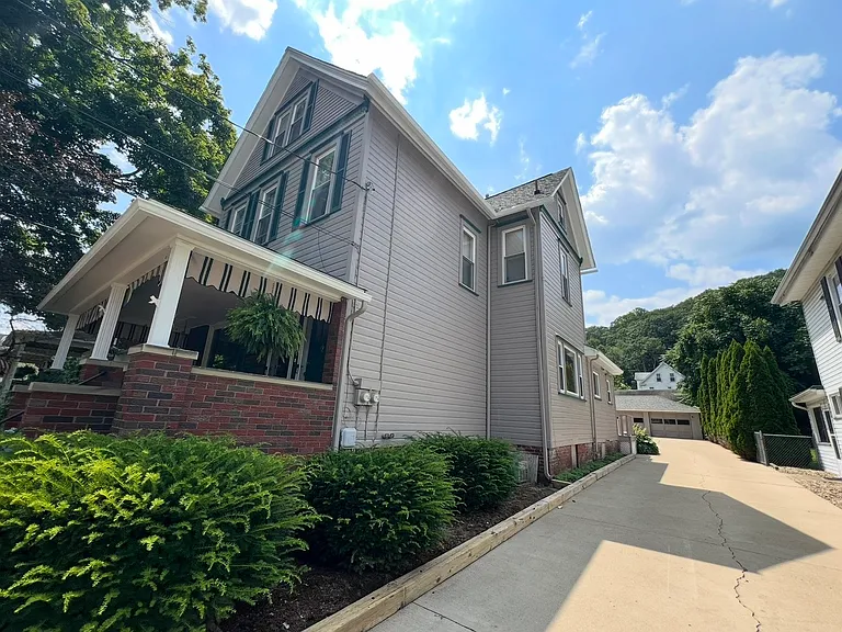 729 Liberty St #1 — Photo 4