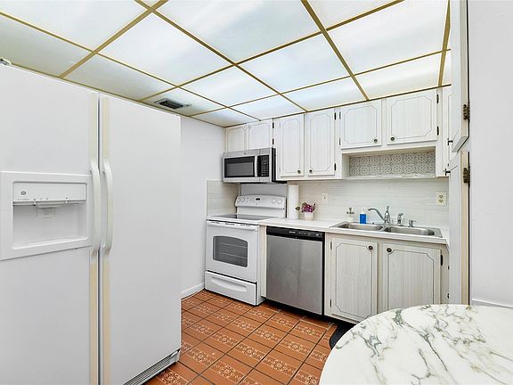 5th image of 1811 Jefferson Street #708