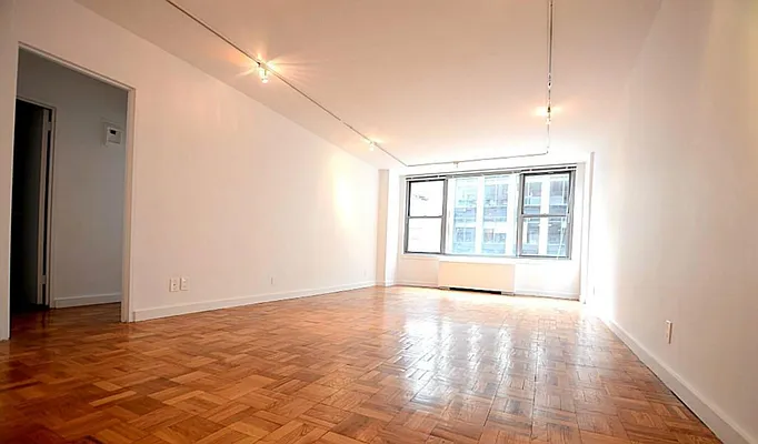 Rented by Keller Williams NYC | media 20