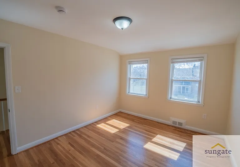 1444 Meridene Dr — Photo 21