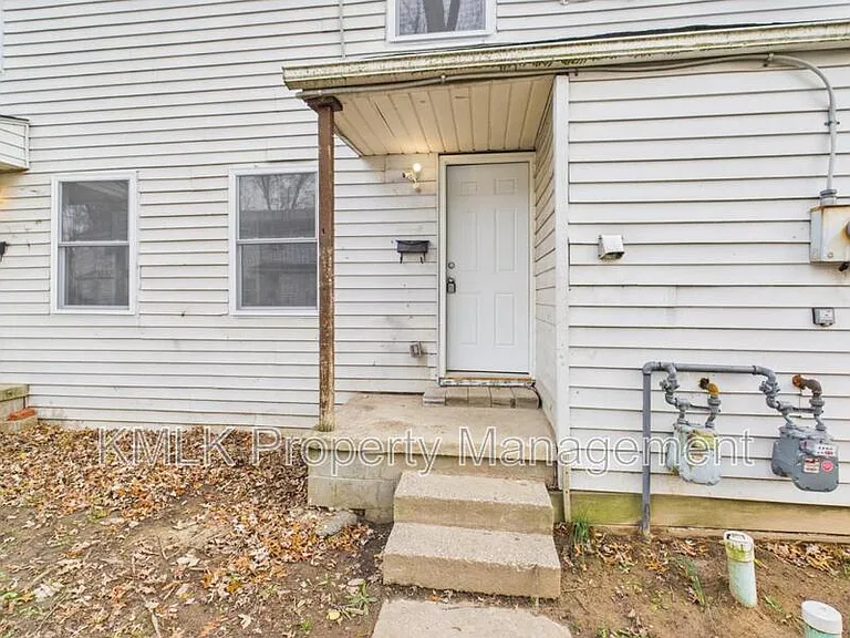 9042 Maple Grove Rd — Photo 1