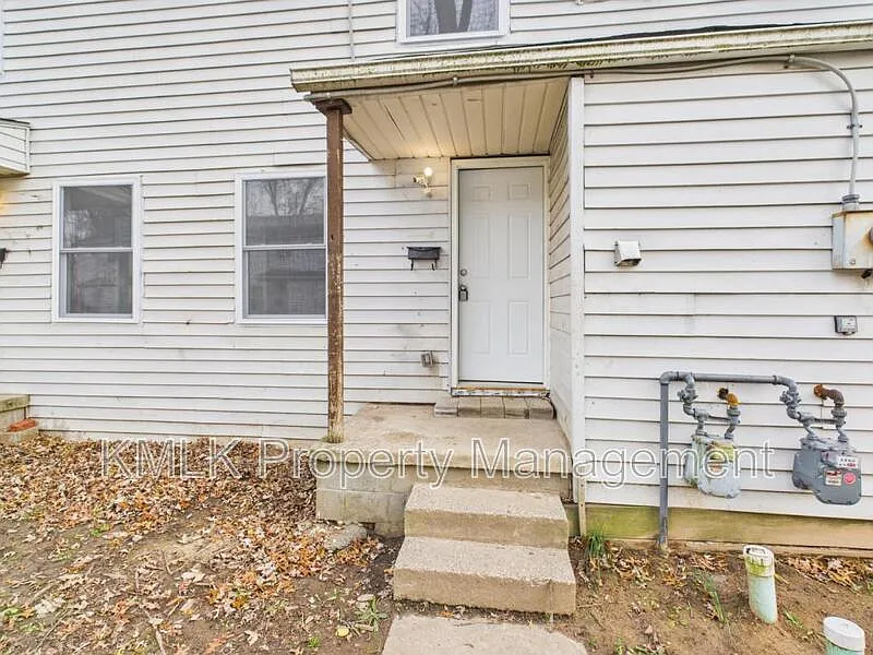 9042 Maple Grove Rd