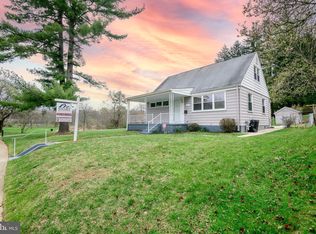 901 Templecliff Rd, Pikesville, MD 21208