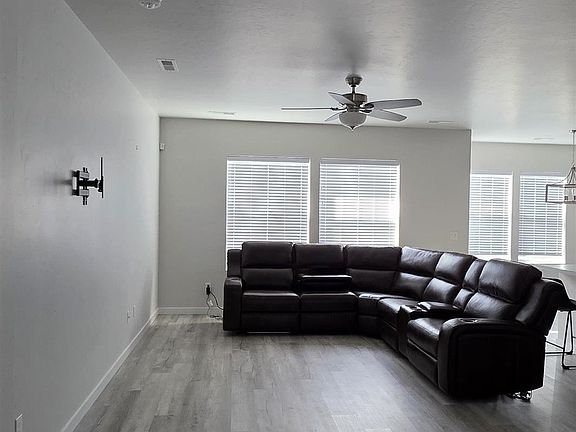 4th image of 8643 S Foraker Way