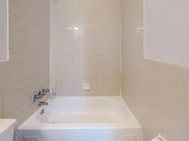 170 W 25th St #2B — Photo 11