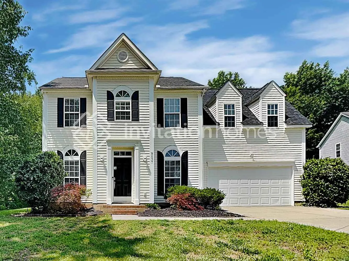 9537 Green Apple Dr Charlotte, NC 28215 — Photo 1