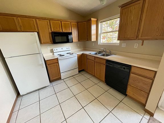 3rd image of 3203 Hopkins Ct