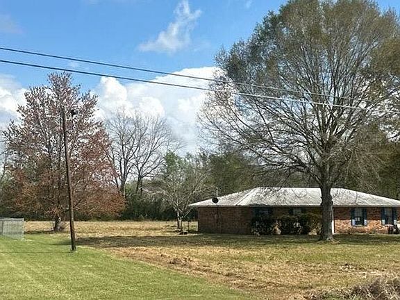 3rd image of 4417 Chataignier Rd