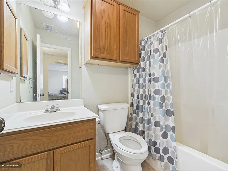 513 Camp Ct N — Photo 8