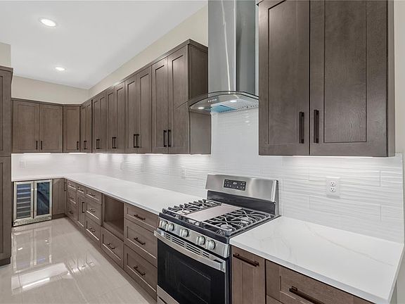 4th image of 6021 Interbay Blvd #1