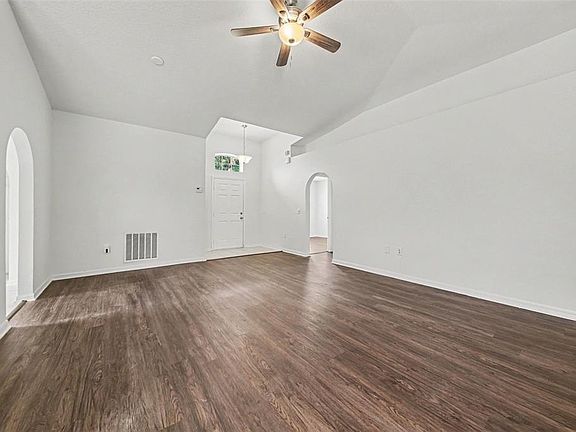 2nd image of 332 McKay Blvd