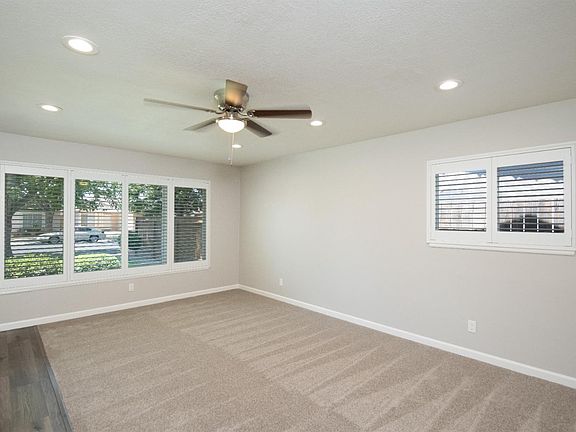 3rd image of 1224 Collier Ave