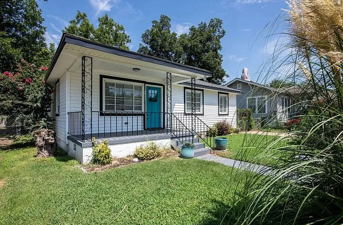 3 bed, 1146 sqft, $1,700 — Photo 1