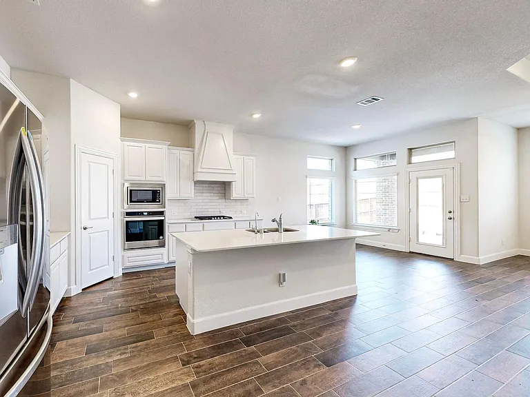 9826 Polk St — Photo 9