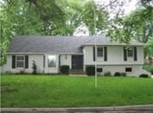 2304 W 105th St, Leawood, KS 66206