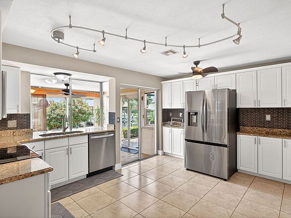 5th image of 4419 N Pacific Cir