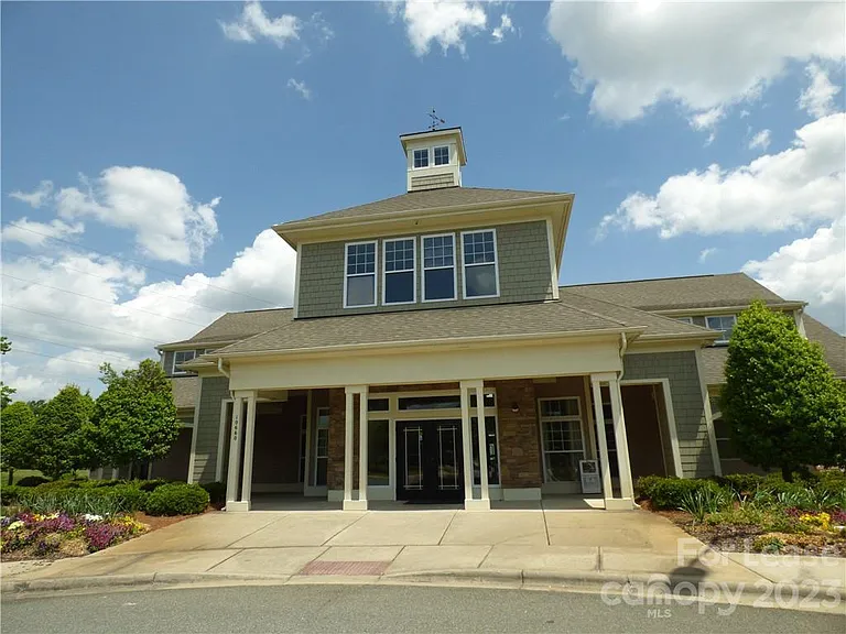 10345 Falling Leaf Dr NW — Photo 36