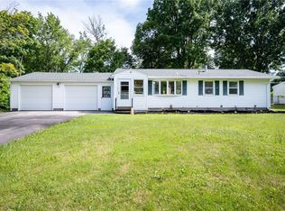 1148 Farnsworth Rd S, Rochester, NY 14623