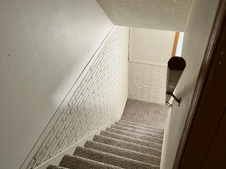 3 Bd Townhome — Photo 11