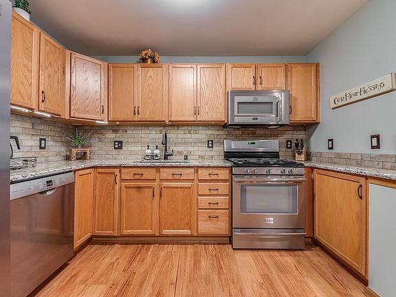 3rd image of 418 56th St Unit 205