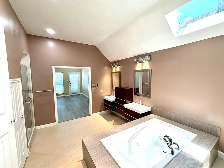 1410 Indian Lake Trl — Photo 11