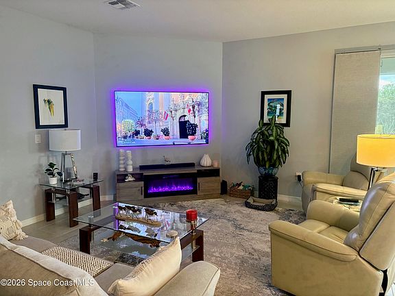 5th image of 8352 Laguna Cir