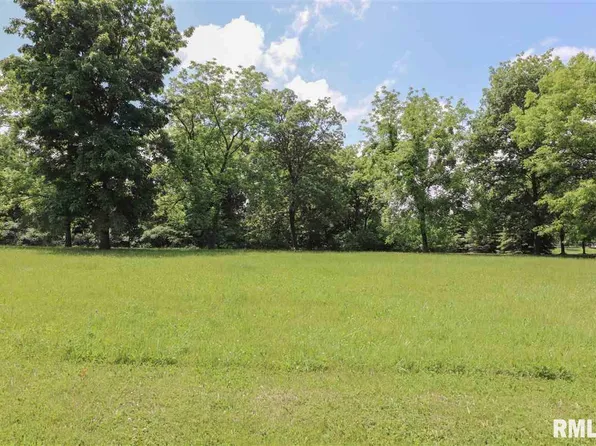 12 Sawgrass Dr, Coal Valley, IL 61240