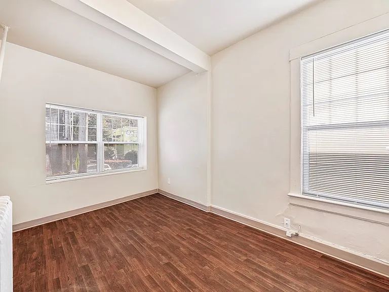 Abbey Park Apartments — Photo 16