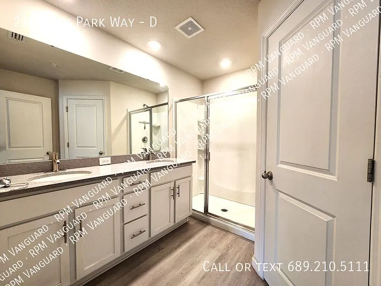 2916 Oak Park Way #D — Photo 9