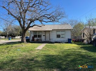 302 S Lavaca St, Port Lavaca, TX 77979