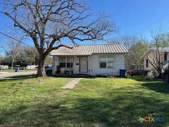 302 S Lavaca St, Port Lavaca, TX 77979