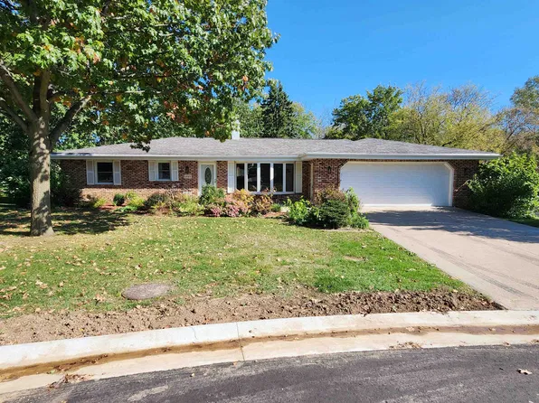 4942 Asbury Cir, Dubuque, IA 52002