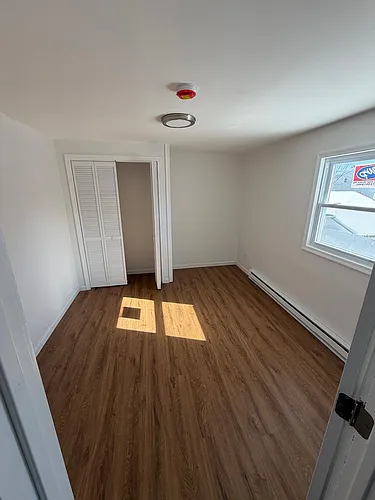 41 W Grand St Photo 1