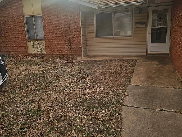 522 N Harding St — Photo 1