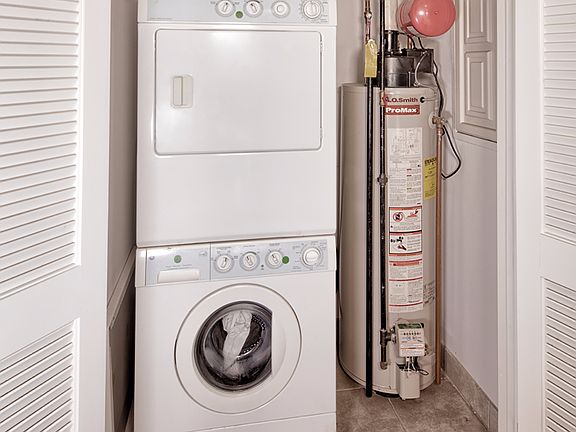 4th image of 809 22nd St #809