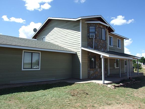 3rd image of 121 W Vista Dr