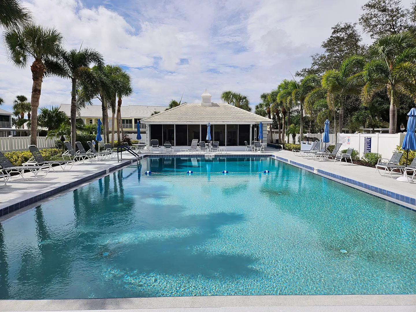 Annual Furnished or Seasonal Short-Term Charming First-Floor Condo in Plantation Golf and Country... — Photo 2