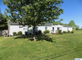 20 Applehill Ln, Union Grove, AL 35175