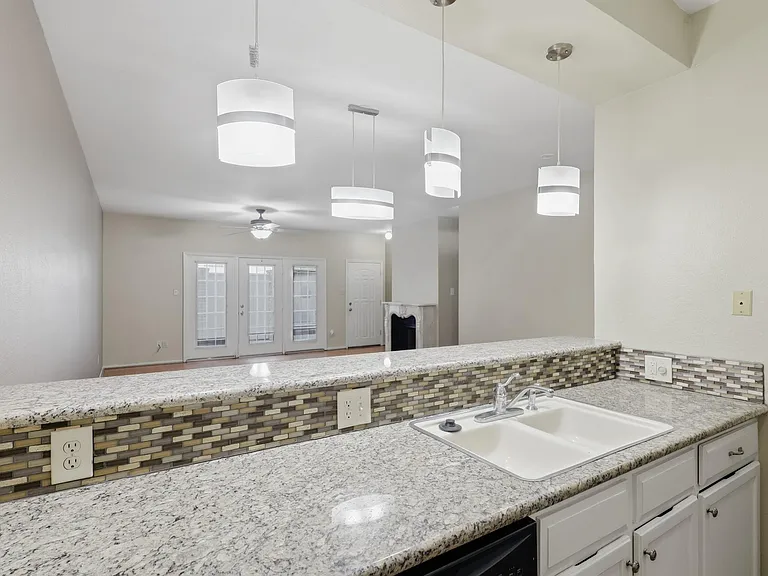 506 Wilcrest Dr #506 — Photo 7