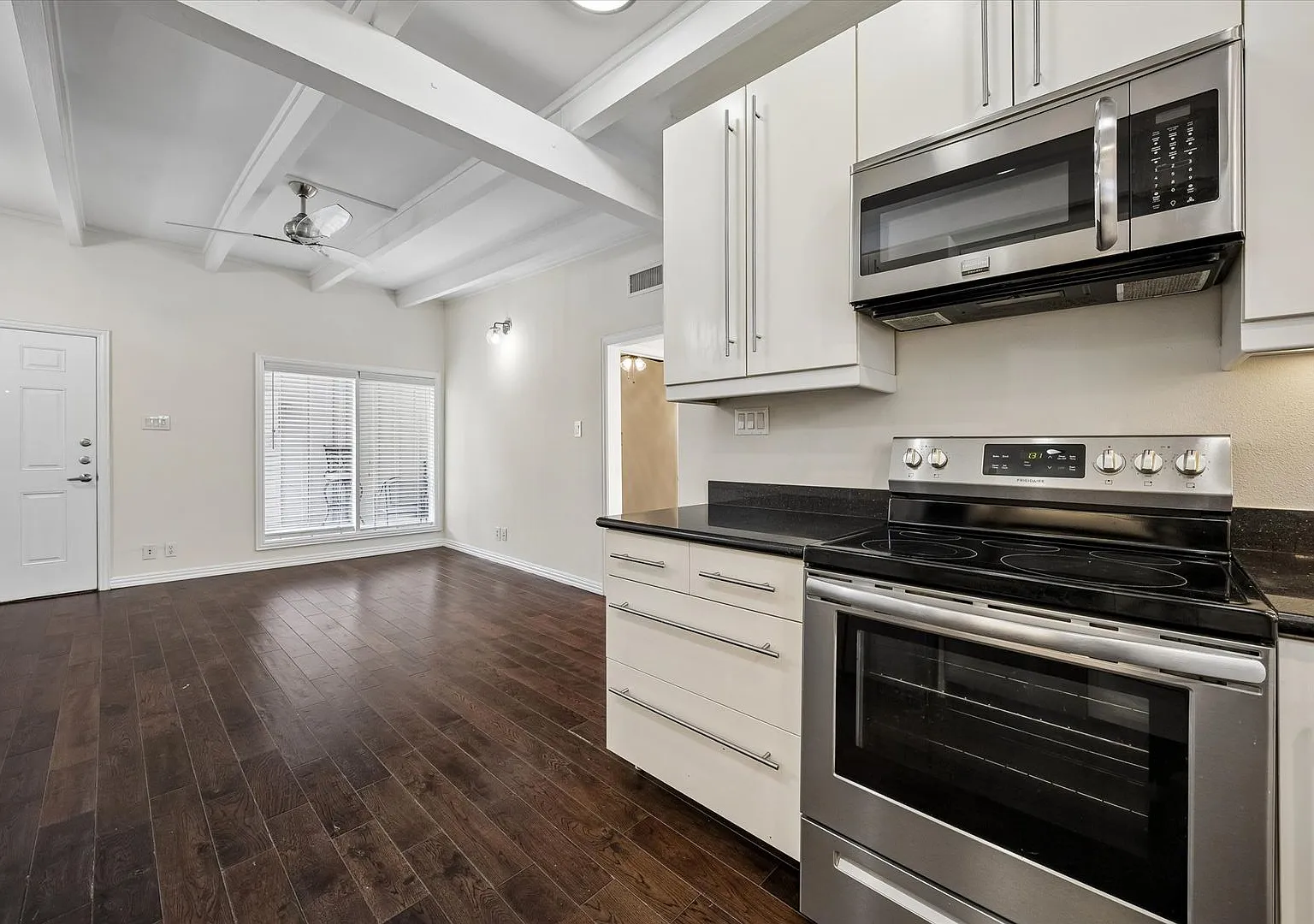 216 Marshall — Photo 2